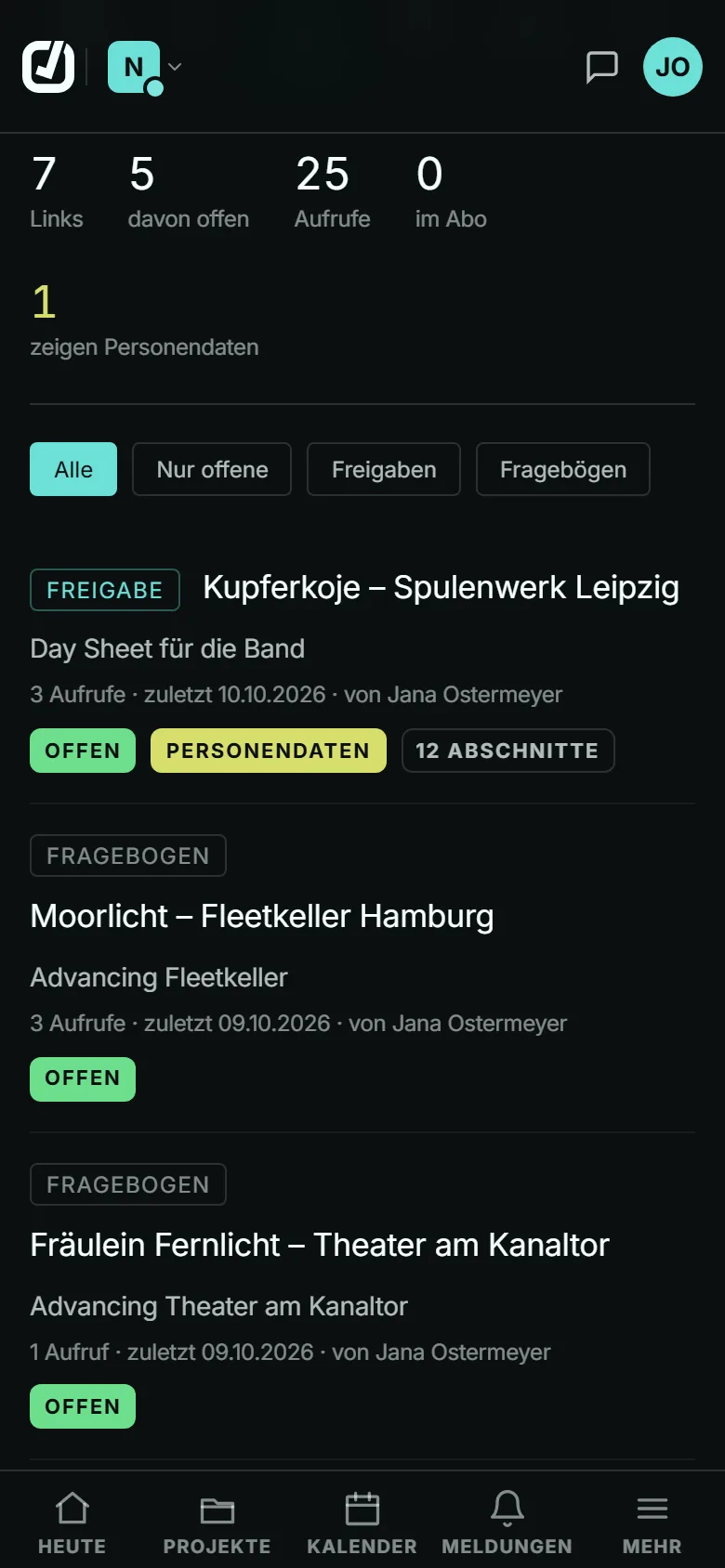 Alle Links der Organisation in der App: Freigaben und Fragebögen mehrerer Shows mit Aufrufen und Zustand